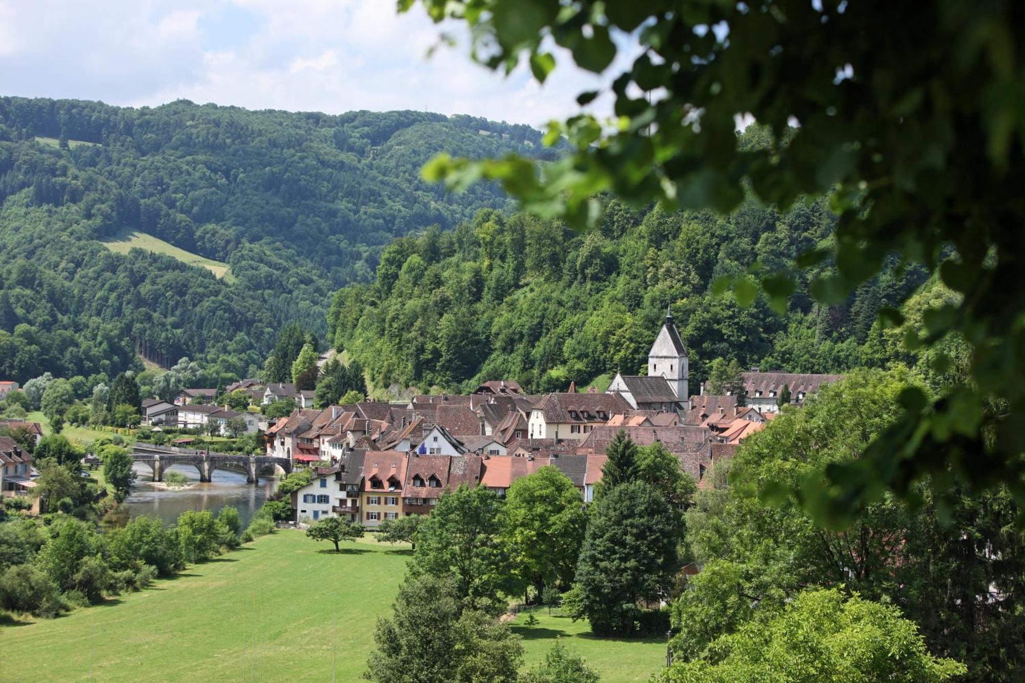 Peanut Medieval Lodge Saint-Ursanne Kültér fotó