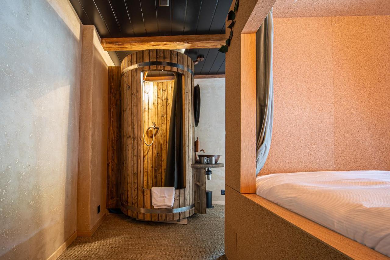 Peanut Medieval Lodge Saint-Ursanne Kültér fotó