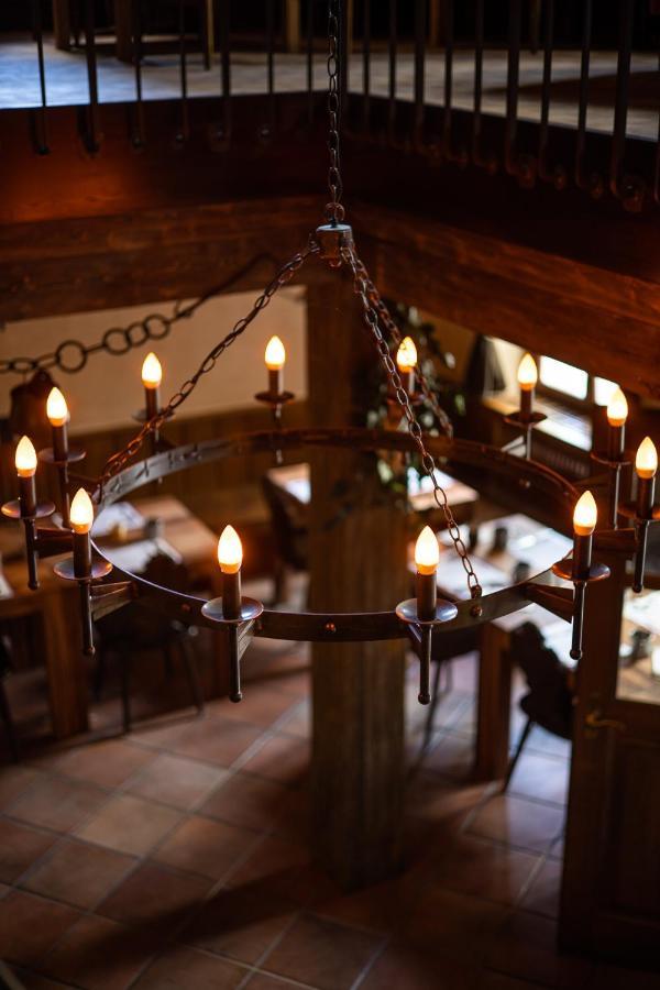 Peanut Medieval Lodge Saint-Ursanne Kültér fotó